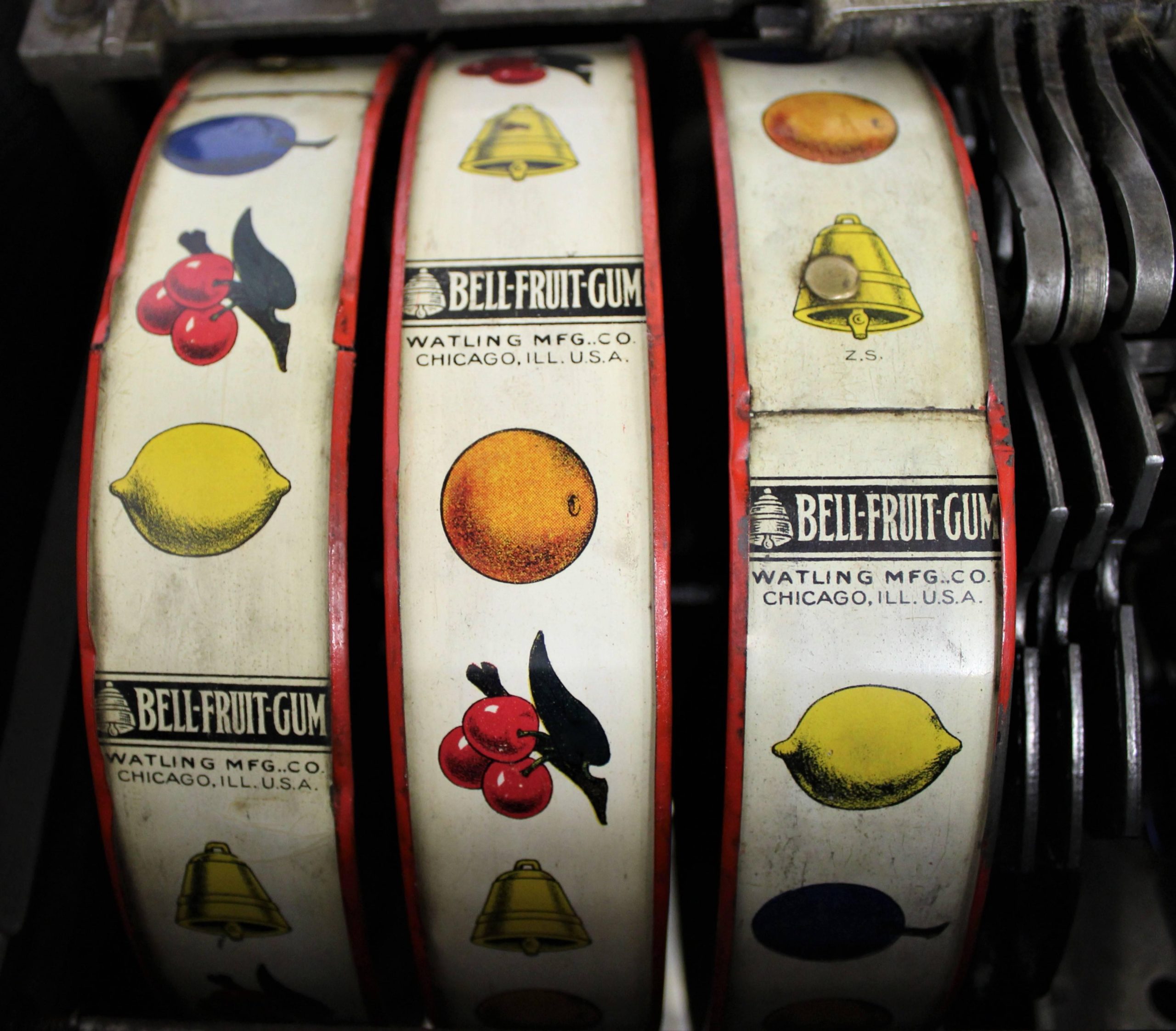 Fruit Symbols and Chewing Gum Prizes